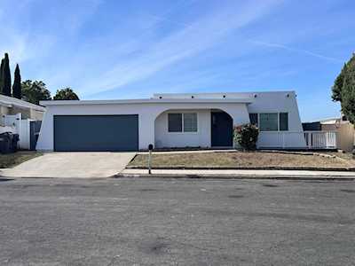 624 Carillo Cir Oceanside, CA 92057