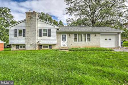 19 S Farmersville Rd Leola, PA 17540