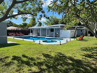 12805 NE 11th Ct North Miami, FL 33161