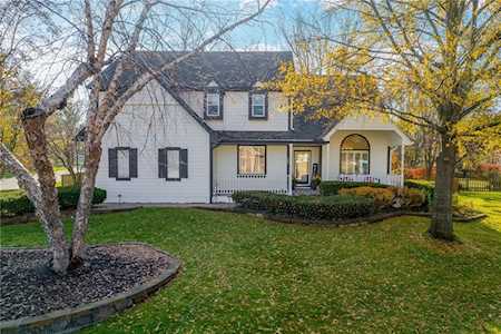 605 NE Ashmont Place Lee's Summit, MO 64064