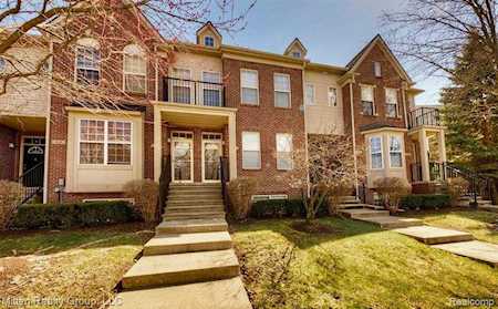 610 Superior Parkway Westland, MI 48185