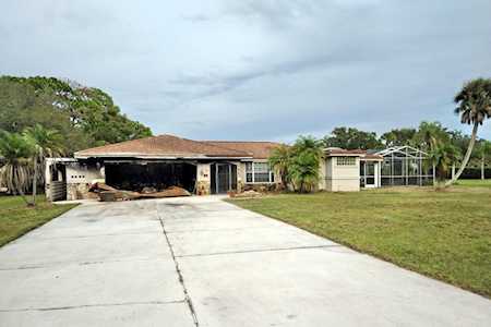 1660 Mackintosh Blvd Nokomis, FL 34275