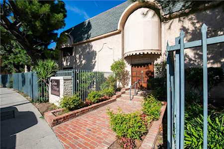 17111 Roscoe Blvd #4 Northridge, CA 91325