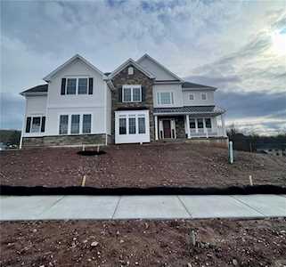 2810 Merion Dr #54 Center Valley, PA 18034