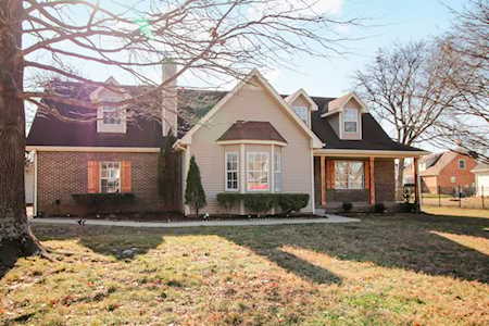 2133 Eastview Dr Murfreesboro, TN 37128