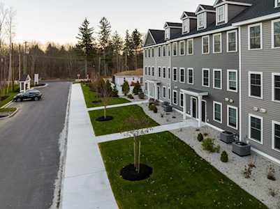 35 Juniper Ln Portsmouth, NH 03801
