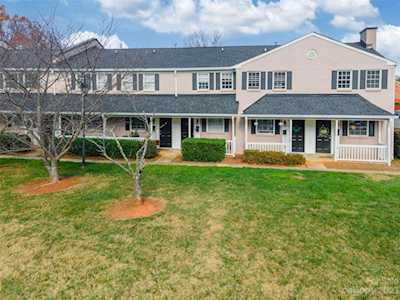 1224 Green Oaks Ln Charlotte, NC 28205