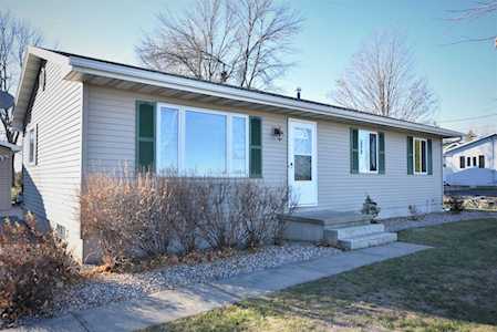 521 Hawthorne Dr, Omro, WI 54963