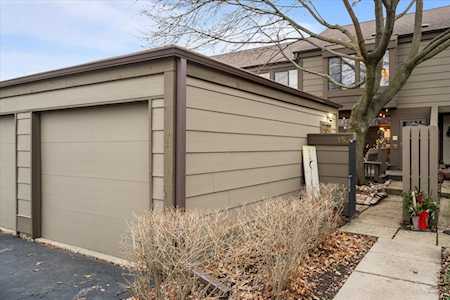 153 Aberdeen Ct Geneva, IL 60134
