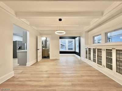 14 Roosevelt Ave East Orange City, NJ 07017