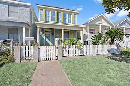 1722 Avenue N 1/2 Galveston, TX 77550