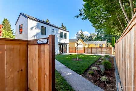 9522 Mary Ave NW Seattle, WA 98117