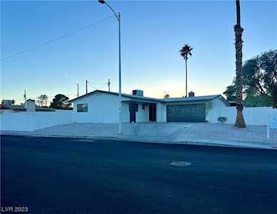 5201 Alta Dr Las Vegas, NV 89107