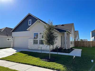 8641 Wellspring LOOP Round Rock, TX 78665