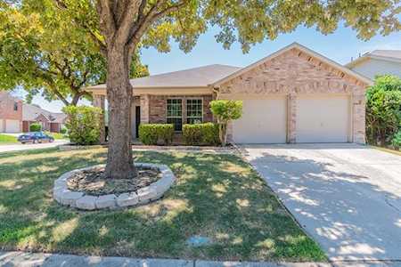 1101 Golden Eagle Court Aubrey, TX 76227