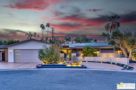 233 N Helena Circle Palm Springs, CA 92262