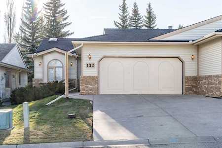132 Shawnee Rise SW Calgary, AB T2Y 2S4