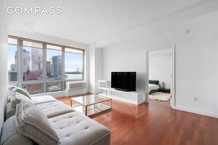 5-49 Borden Ave #8G Long Island City, NY 11101