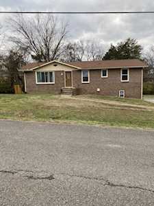 141 La Plaza Dr Hendersonville, TN 37075