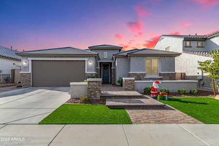 7201 W Quail Track Dr Peoria, AZ 85383