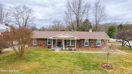 8400 Fox Ridge Ct Louisville, KY 40272