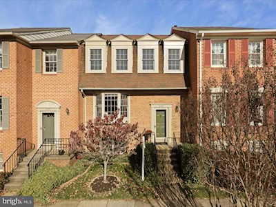 3163 Stratford Ct Oakton, VA 22124