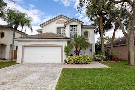 9853 NW 18th St Pembroke Pines, FL 33024