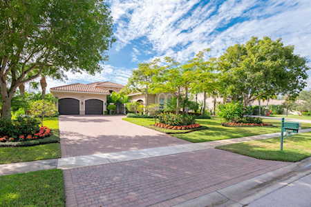 7791 Maywood Crest Drive Palm Beach Gardens, FL 33412