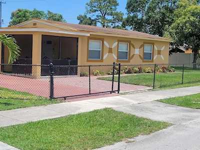 2955 NW 4th St Fort Lauderdale, FL 33311