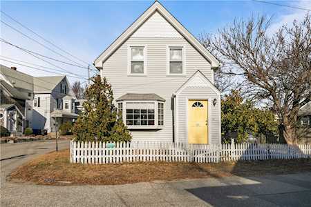 27 Balkcom St East Providence, RI 02915