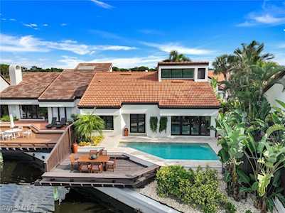 533 Bay Villas Ln #117 Naples, FL 34108