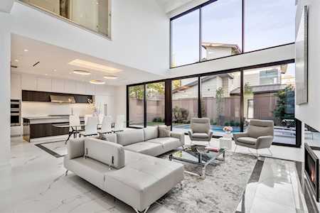 1005 W 7th 1/2 St Houston, TX 77007