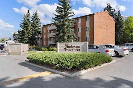 11620 Elbow Dr SW #834 Calgary, AB T2W 3L6