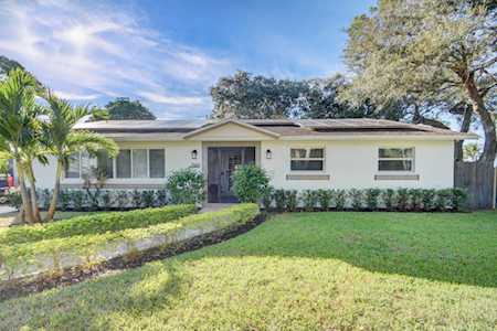 7665 3rd Terrace Lake Worth, FL 33463