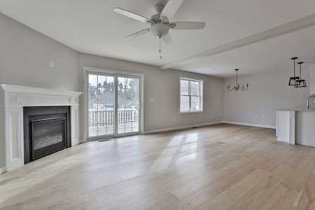 23 Forestedge Way Manchester, NH 03102