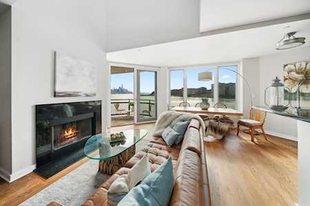 600 Harbor Blvd #1054 Weehawken, NJ 07086