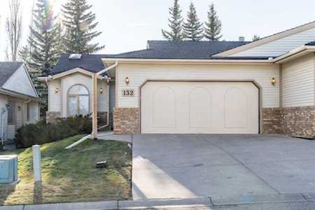 132 SW Shawnee Rise Calgary, AB T2Y 2S4