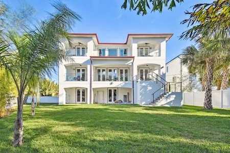 1964 Cedar Dr Dunedin, FL 34698