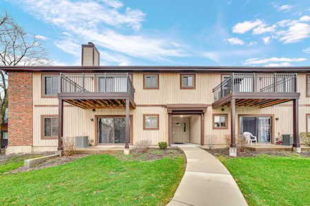 752 Rodenburg Rd #1A Roselle, IL 60172