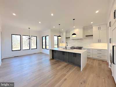 6606 Fairlawn Dr Mclean, VA 22101