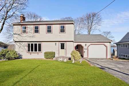 37 Governor Long Rd Hingham, MA 02043