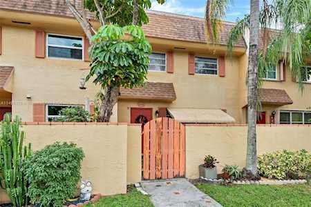 7175 Nova Dr #405 Davie, FL 33317