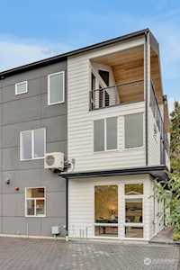 8052 Mary Ave NW #A Seattle, WA 98117