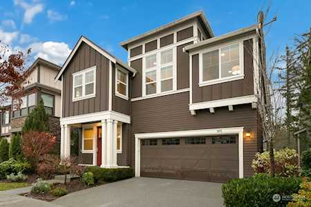 1025 Pine Crest Circle NE Issaquah, WA 98029
