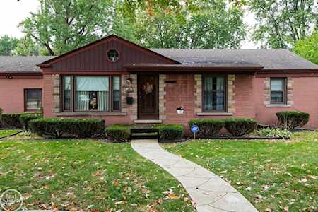 28003 Grant Rd Saint Clair Shores, MI 48081