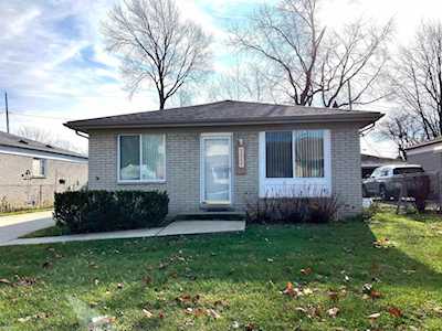 22424 Milner St Saint Clair Shores, MI 48081
