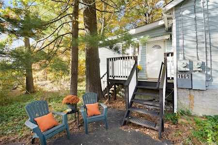 1660 Mogul Park Dr #4A Mohegan Lake, NY 10547