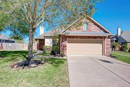 2010 Preston Park Rosenberg, TX 77471