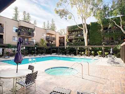 22100 Burbank Blvd #128c Woodland Hills, CA 91367