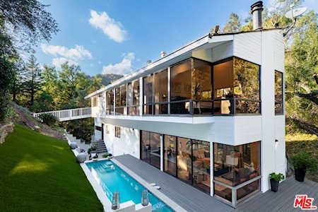 2350 Benedict Canyon Dr Beverly Hills, CA 90210
